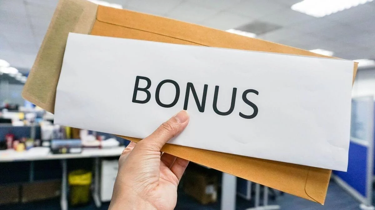 OPM Financial Awards and Bonuses
