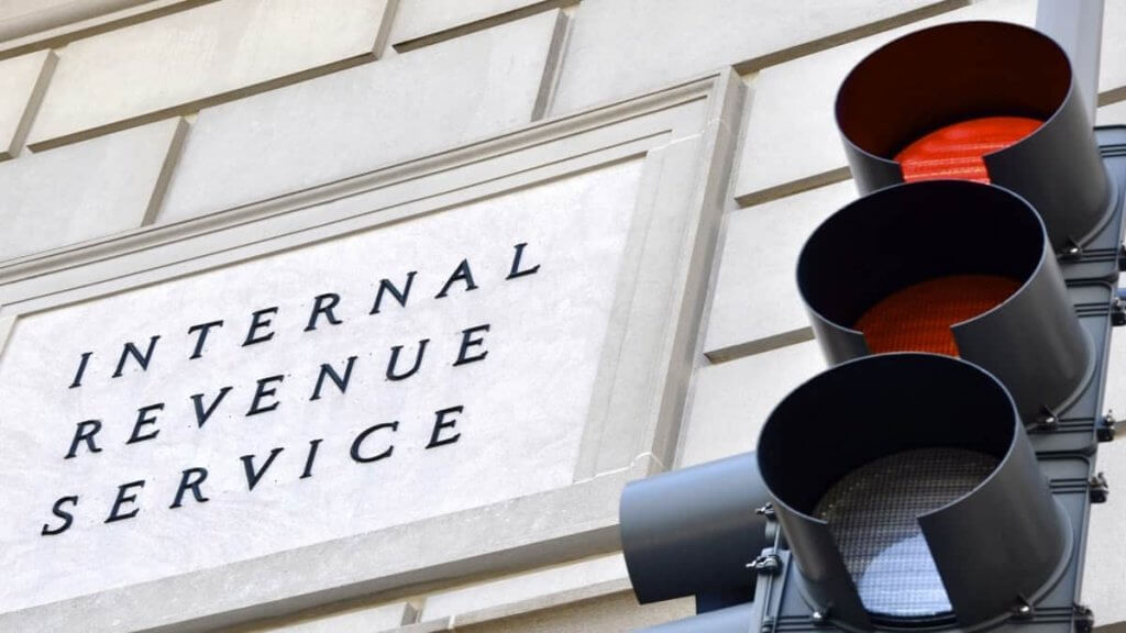 When does the IRS start processing returns?